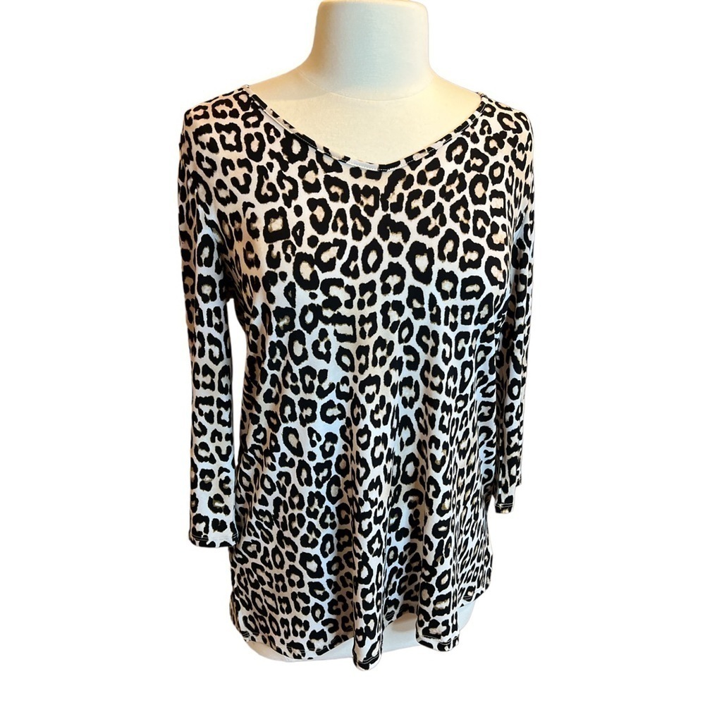 Chico’s Animal Print V Neck Longer Length 3/4 Sleeves Chico Size 0 S/M